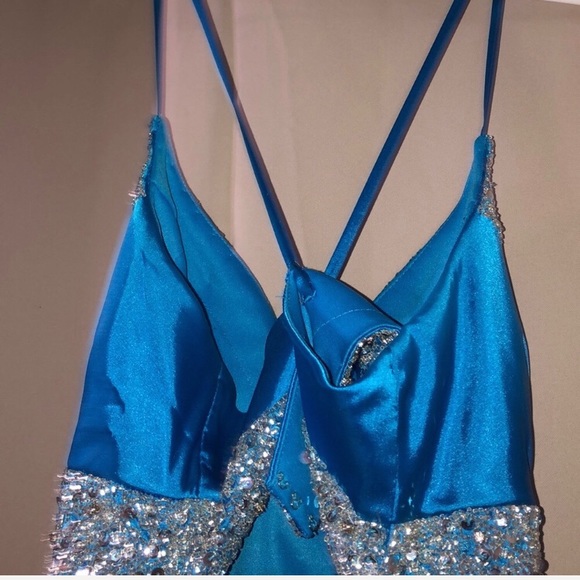 PROM DRESS - Picture 4 of 5